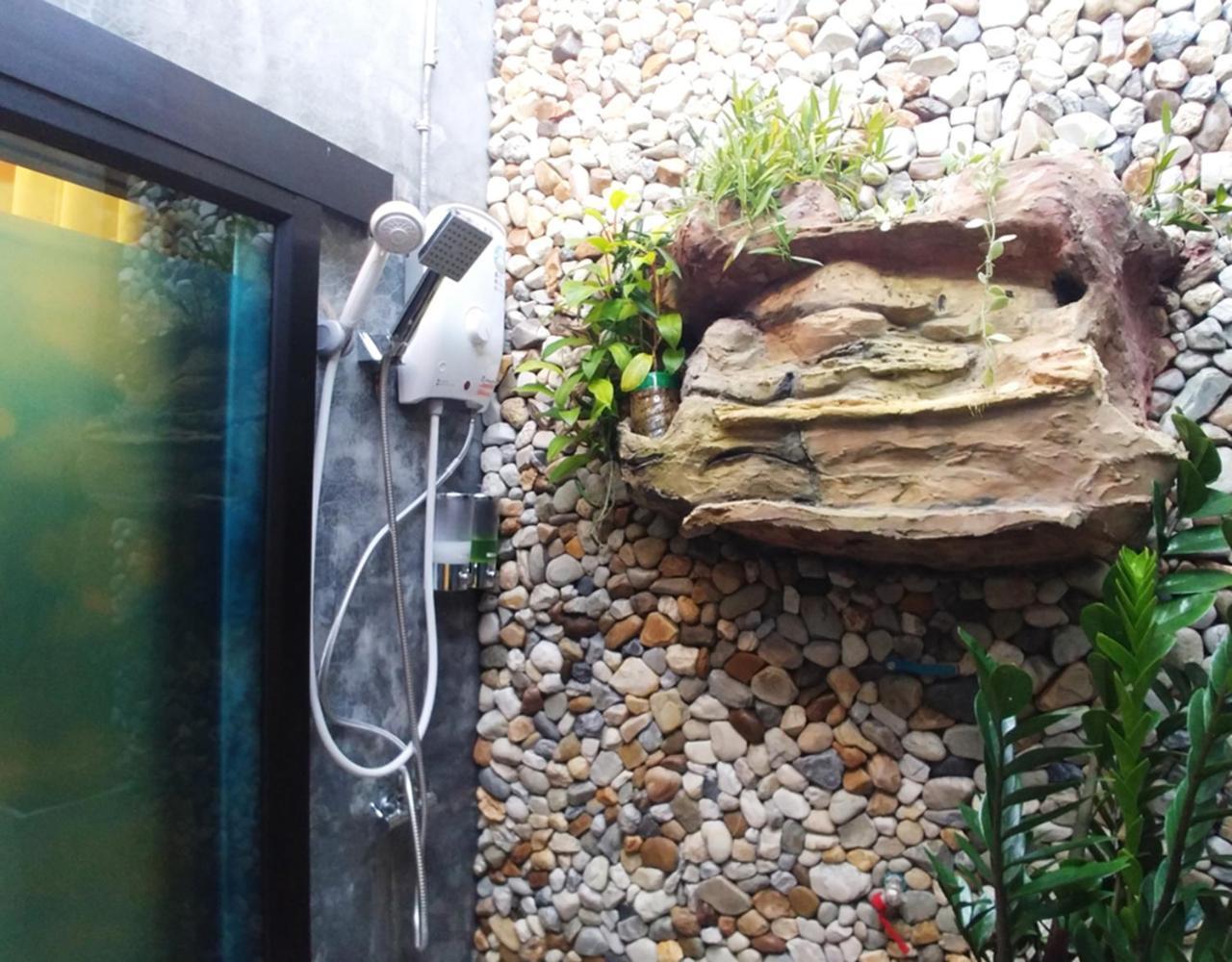 Green House Neo-Resotel Nakhon Si Thammarat Δωμάτιο φωτογραφία