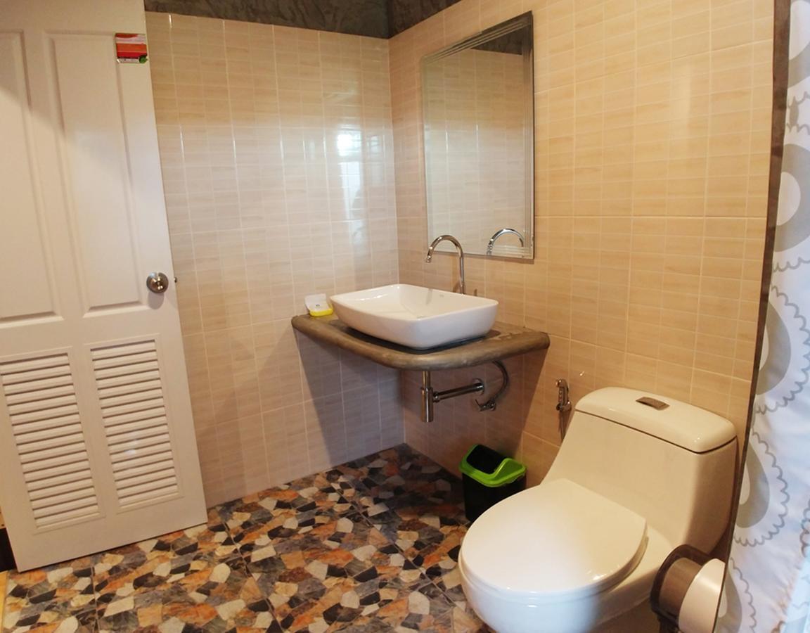 Green House Neo-Resotel Nakhon Si Thammarat Δωμάτιο φωτογραφία